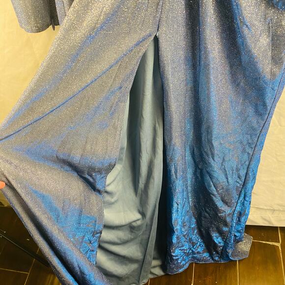 Ieena for Mac Duggal Blue Metallic Deep V-Neck Front Twist Maxi Gown Size 4 - Picture 5 of 10